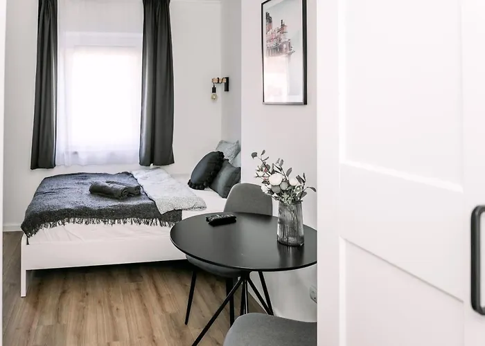 B15 - Wood&Black Apartman