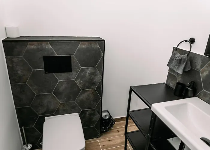B15 - Wood&Black Apartman