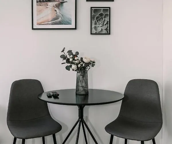 B15 - Wood&Black Apartman
