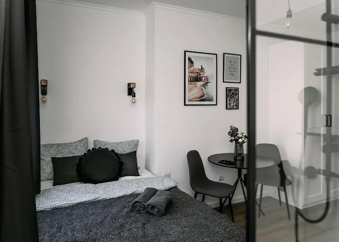 B15 - Wood&Black Apartman