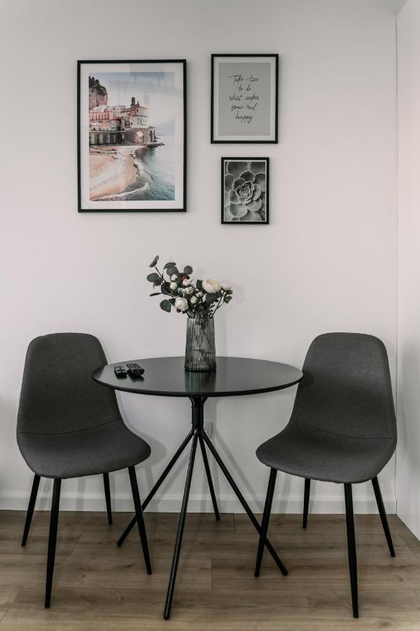 B15 - Wood&black Apartamento *
